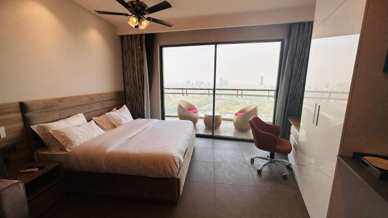 21st Floor Skystudio With Balcony New Delhi